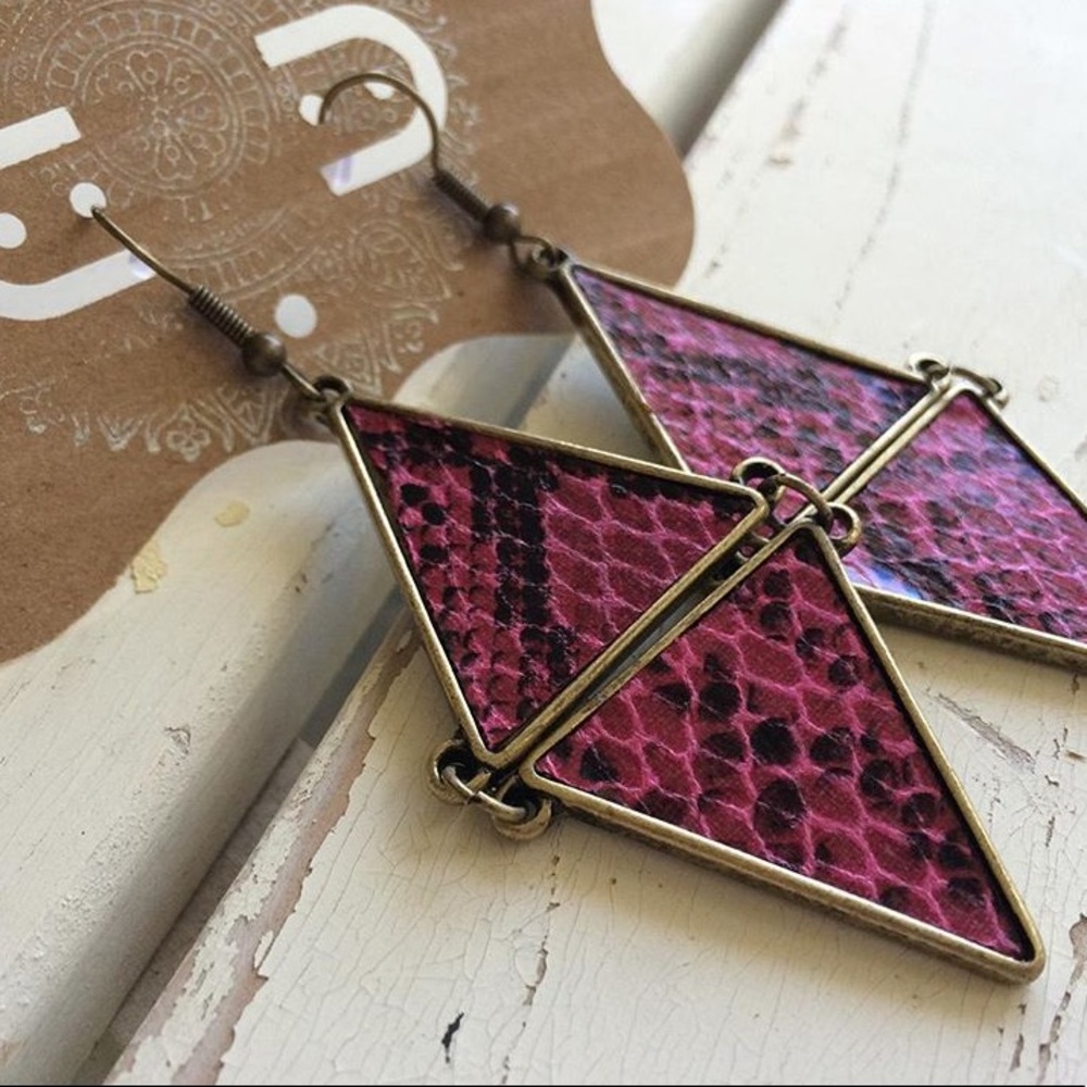 Who doesn’t love pink snakeskin??